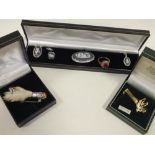 A SILVER AND WEDGWOOD JASPERWARE PENDANT, BROOCH AND EARRING SET TOGETHER WITH ANOTHER JASPERWARE