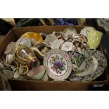 A TRAY OF ASSORTED CHINA TO INCLUDE AYNSLEY, ROYAL ALBERT ETC