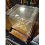A RETRO TILE TOP TABLE NEST OF TABLES AND A PERSPEX NEST OF TABLES (2)
