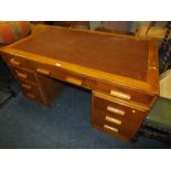 A RETRO OAK LEATHER TOPPED TWIN PEDESTAL DESK H-76 W-94 L-153 CM