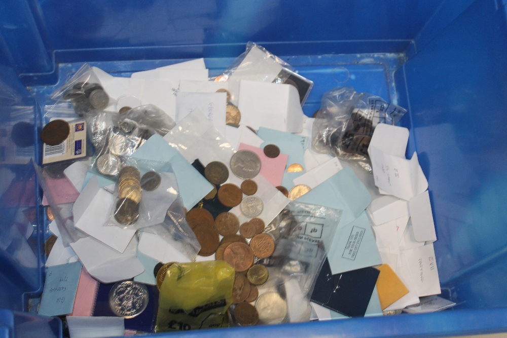 A COLLECTION OF MAINLY LOOSE BRITISH COINS, to include 1797 pennies, modern commemoratives etc.