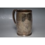 A HALLMARKED SILVER PRESENTATION TANKARD BY MAPPIN & WEBB - SHEFFIELD 1959, approx. weight 390g, H