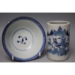 A SMALL CHINESE BLUE AND WHITE BRUSH POT, H 11.75 cm, together with a blue and white low bowl (2)