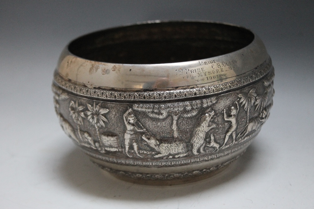 AN INDIAN SILVER BOWL BY KRISHNIAN CHETTY, approx weight 325g, Dia 17 cm