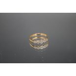 AN 18CT GOLD FIVE STONE ILLUSION SET DIAMOND RING, approx. 2.2 g, ring size S