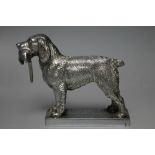 A CHROME CAR MASCOT OF A DOG RETRIEVING GAME, W 11.5 cm