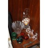 A COLLECTION OF GLASSWARE TO INCLUDE A ROSENTHAL CRYSTAL BOWL, DUMP WEIGHTS ETC