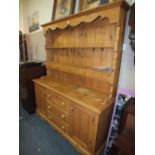 A HONEY PINE KITCHEN DRESSER H 191 W 191 W 155 CM