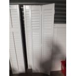 A PAIR OF AMERICAN STYLE SHUTTERS H-164 CM X W-47 CM