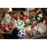A BOX OF NOVELTY CERAMIC TEAPOTS TO INCLUDE SADLER