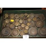 A LARGE QUANTITY OF VINTAGE BRASS WEIGHTS