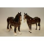 A BESWICK SHIRE MARE FIGURE TOGETHER WITH A BESWICK RACEHORSE FIGURE (2)