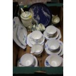 A TRAY OF ASSORTED CHINA TO INCLUDE COLCLOUGH ETC