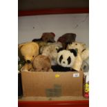 A BOX OF VINTAGE / MID 20TH CENTURY TEDDY BEARS TO INC GLASS EYE EXAMPLES