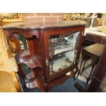 AN EDWARDIAN MAHOGANY GLAZED PARLOUR CABINET H 101 W 116 CM