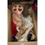A BOX OF VINTAGE DOLLS TO INCLUDE PORCELAIN HEADED EXAMPLES