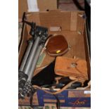 A BOX OF VINTAGE CAMERAS AND ACCESSORIES TO INCLUDE AGFA MOVEX 88, TRIPOD ETC