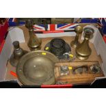 A TRAY OF METALWARE TO INCLUDE A TRENCH ART INKWELL, BRASS VASES ETC