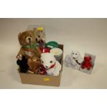 A BOX OF COLLECTABLE MINIATURE BEARS ETC TO INC VINTAGE BERLIN BEARS