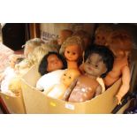A QUANTITY OF MAINLY VINTAGE COLLECTABLE VINYL DOLLS