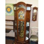 AN ITALIAN LONGCASE CLOCK IN AN ANGLED CABINET WITH THREE ENGRAVED WEIGHTS AND PENDULUM - H 207 CM