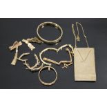 A BAG OF YELLOW METAL TO INCLUDE A ROLLED GOLD METAL BANGLE ETC