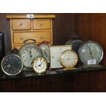 A COLLECTION OF VINTAGE MANTLE AND ALARM CLOCKS ETC A/F