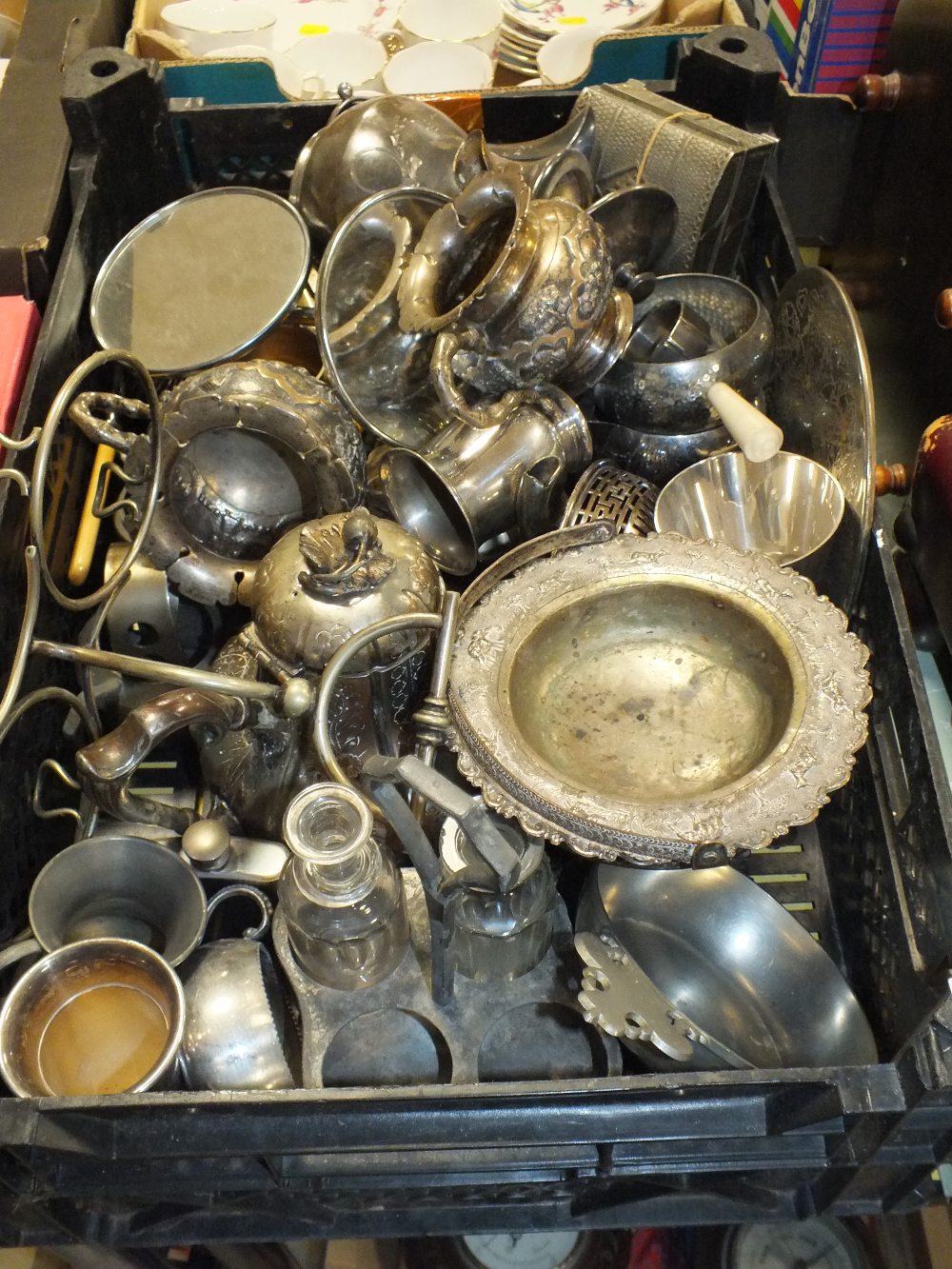 A TRAY OF SILVER PLATED METALWARE TO INCLUDE AN EASTERN STYLE PART TEA SERVICE ETC