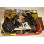 A TRAY OF WATCH AND CLOCK MAKERS TOOLS AND PARTS ETC. TO INCLUDE MAGNIFYING SPECTACLES