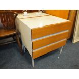 A PAIR OF RETRO THREE DRAWER BEDSIDE CHESTS - W 60 CM (2)