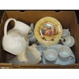 A BOX OF ASSORTED CHINA TO INCLUDE ROYAL DOULTON, AYNSLEY ORCHARD GOLD CABINET PLATE ETC