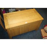 A MODERN LIGHT OAK BLANKET BOX - W 87 CM