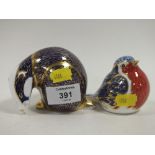 A ROYAL CROWN DERBY IMARI BADGER PAPERWEIGHT TOGETHER WITH A ROBIN PAPERWEIGHT