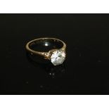 A LADIES HALLMARKED 9 CARAT GOLD DRESS RING