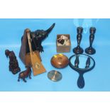 A BOX OF COLLECTABLES, TO INCLUDE A METRONOME, CARVED FIGURES ETC