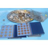 QUANTITY OF ASSORTED COINS LOOSE AND IN ALBUMS AND WHITE METAL TRAY