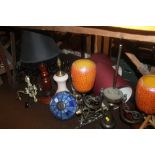 A QUANTITY OF ASSORTED LAMPS, LAMP SHADES ETC