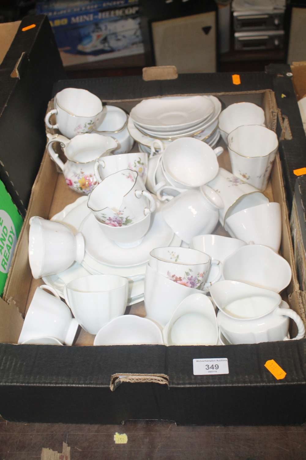 A TRAY OF MAINLY ROYAL CROWN DERBY TEA AND DINNER WARE