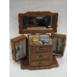 A JEWELLERY BOX CONTAINING ASSORTED JEWELLERY TO INCLUDE 9CT GOLD AND SILVER, RINGS ETC.