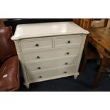 A MODERN CREAM FIVE DRAWER CHEST H - 86 CM W - 91 CM