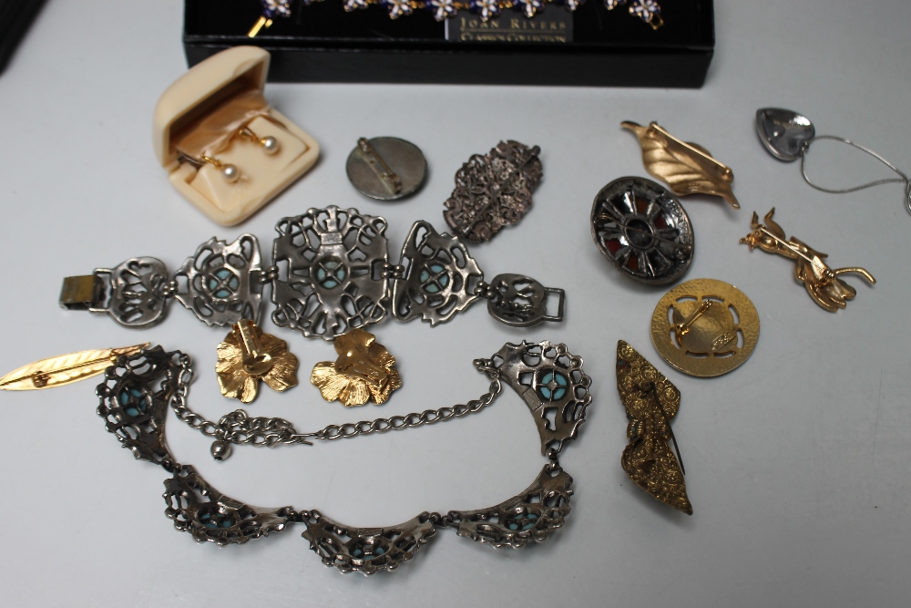 A COLLECTION OF MODERN AND VINTAGE COSTUME JEWELLERY, to include a boxed Joan Rivers enamelled - Image 2 of 2