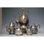 A FIVE PIECE SILVER PLATED TEA AND COFFEE SERVICE, to include spirit kettle, H 43 cm (5)
