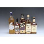 5 BOTTLES OF WHISKY CONSISTING OF 1 BOTTLE OF JOHNNIE WALKER BLACK LABEL 43% ONE LITRE BOTTLING, 1