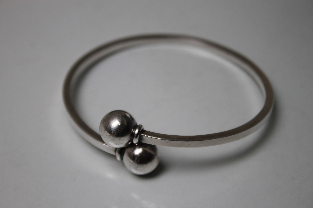 HANS HANSEN - A DANISH MODERNIST DESIGN SILVER BRACELET - stamped 925S DENMARK 207 together with