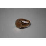 A HALLMARKED ANTIQUE 18CT GOLD AND PLAT SIGNET RING, engraved with entwined initials, approx