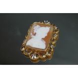 AN UNUSUAL SQUARE CAMEO BROOCH ON ENAMEL MOUNT, H 6 cm