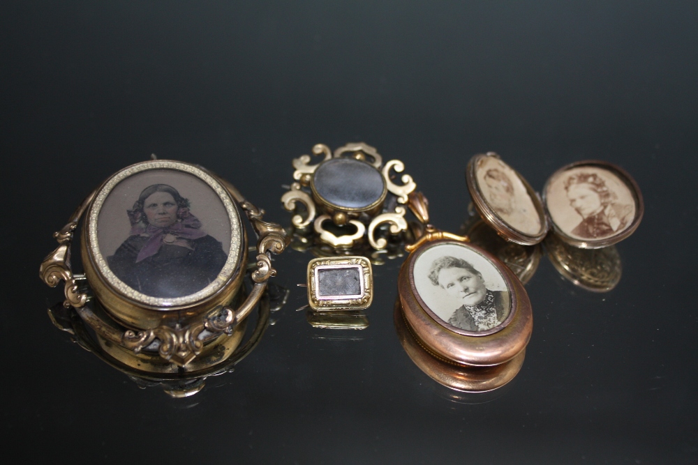 A COLLECTION OF MOURNING BROOCHES ETC, to include a swivel two sided picture brooch pendant, largest - Image 3 of 3