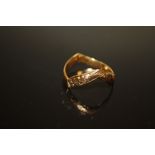 A HALLMARKED 9 CARAT GOLD WISHBONE STYLE RING