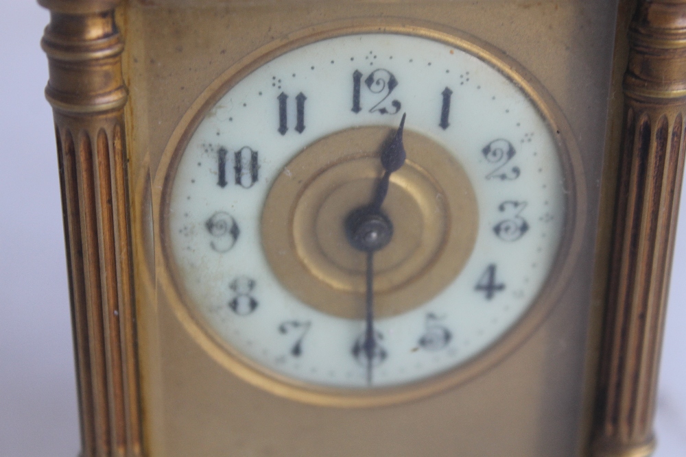 AN ANTIQUE GILT METAL CASED CONTINENTAL CARRIAGE CLOCK - Image 2 of 4