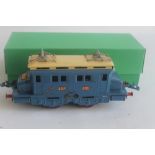 A BOXED FRENCH HORNBY SERIES "O" GAUGE TINPLATE ELECTRIC LOCOMOTIVE P0 E1-31 SN, blue and cream (not